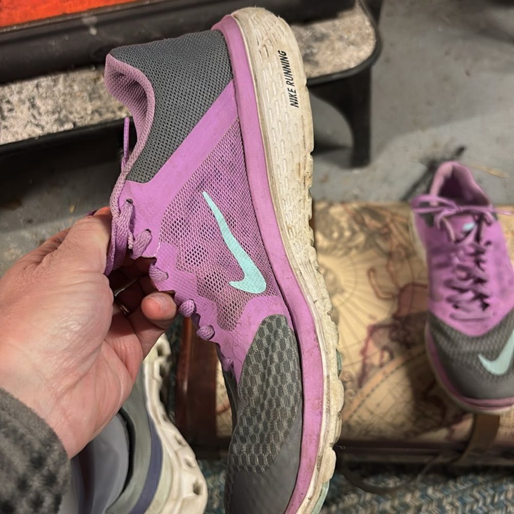 Nike Running Shoes - Picture 5 of 11